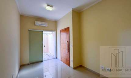 Apartamento térreo com amplo quintal, 2 dormitórios 1 suíte Jardim Botânico
