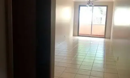 Apartamento térreo com quintal na Avenida João Fiusa Ribeirão Preto