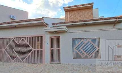 Vende-se ampla casa com 4 suítes e varanda gourmet Santa Rosa do Viterbo