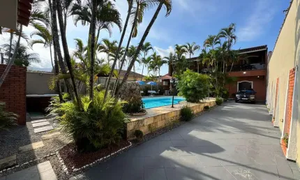 Casa com 4 quartos para alugar na Rua das Camélias, Balneário Flórida, Praia Grande
