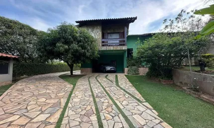 Chácara em condomínio fechado , a apenas 7 minutos do centro de Mairiporã