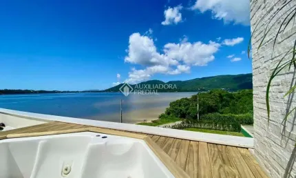 Cobertura com 3 quartos à venda na Avenida Afonso Delambert Neto, 978, Lagoa da Conceição, Florianópolis, 160 m2 por R$ 1.860.000