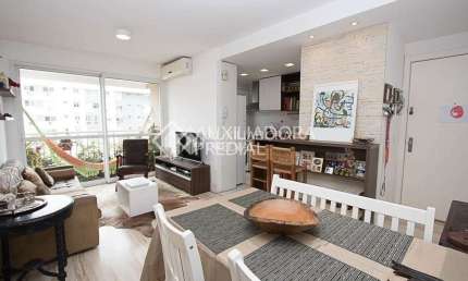Apartamento com 2 quartos à venda na Beco Andaraí, 675, Passo da Areia, Porto Alegre, 68 m2 por R$ 640.000