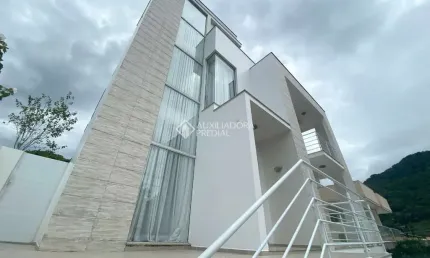 Casa com 3 quartos à venda na Rua Manoel Severino de Oliveira, 110, Lagoa da Conceição, Florianópolis, 336 m2 por R$ 3.140.000