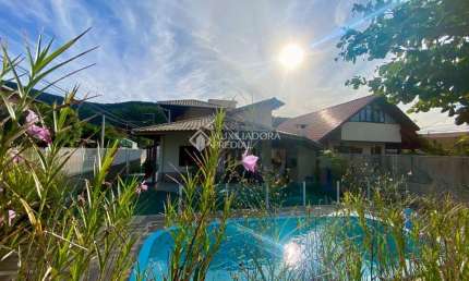 Casa em condomínio fechado com 4 quartos à venda na Rua Hermes Guedes da Fonseca, 854, Armação do Pântano do Sul, Florianópolis, 200 m2 por R$ 1.900.000
