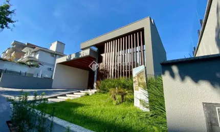 Casa com 3 quartos à venda na Rua dos Rouxinóis, 81, Pedra Branca, Palhoça, 230 m2 por R$ 1.900.000