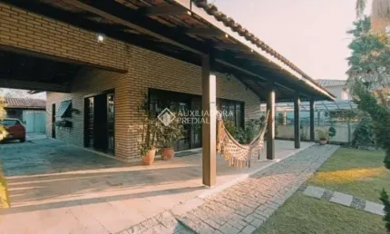 Casa com 5 quartos à venda na rua dos pescadores, 187, ingleses do rio vermelho, florianópolis, 225 m2 por r$ 2.120.000