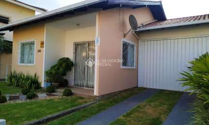 Casa com 2 quartos à venda na Rua Francesco Botticini, 526, Aririu, Palhoça, 123 m2 por R$ 690.000
