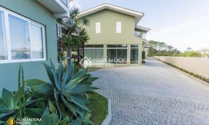 Casa em condomínio fechado com 3 quartos à venda na Rodovia Jornalista Manoel de Menezes, 2201, Praia Mole, Florianópolis, 137 m2 por R$ 1.600.000