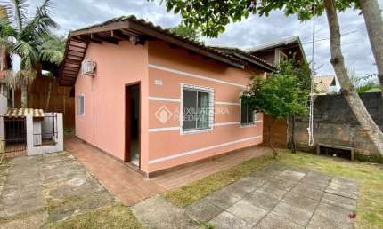 Casa com 2 quartos à venda na Rua Domingos José da Silveira, 43, São João do Rio Vermelho, Florianópolis, 60 m2 por R$ 465.000