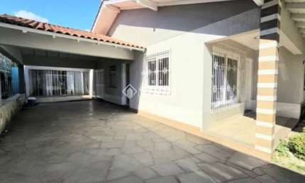 Casa com 2 quartos para alugar na Rui Barbosa, 303, Industrial, Novo Hamburgo, 190 m2 por R$ 3.350