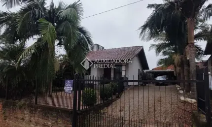 Casa com 2 quartos à venda na Ijair Bolsi, 200, Bom Pastor, Lajeado, 55 m2 por R$ 480.000