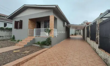 Casa com 3 quartos à venda na Rua dos Ipês, 140, Montanha, Lajeado, 120 m2 por R$ 450.000
