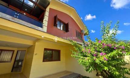 Casa com 3 quartos à venda na Rua Sabiá, 112, Universitário, Lajeado, 122 m2 por R$ 650.000