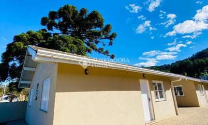 Casa em condomínio fechado com 2 quartos para alugar na Carmelina Rissi Mazzurana, 67, Belvedere, Gramado, 72 m2 por R$ 2.350