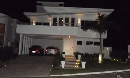 Casa em condomínio fechado com 4 quartos para alugar na Avenida Hermógenes de Assis Feijó, 621, Barra, Balneário Camboriú por R$ 22.000