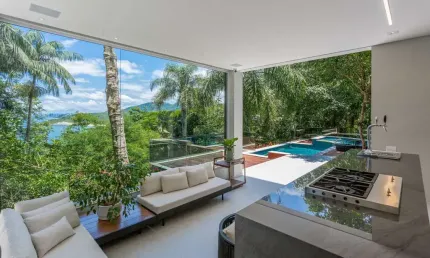 Casa em condomínio fechado com 4 quartos à venda na Avenida Rodesindo Pavan, 1610, Praia do Estaleiro, Balneário Camboriú por R$ 16.000.000