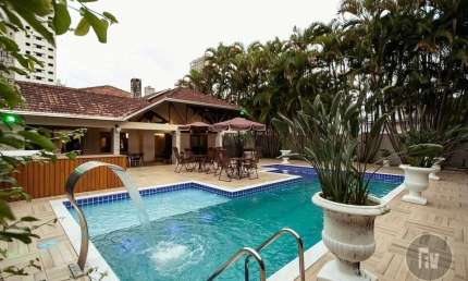 Casa em condomínio fechado com 5 quartos para alugar na Rua 2438, 144, Centro, Balneário Camboriú por R$ 25.000