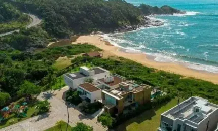 Terreno em condomínio fechado à venda na Avenida Rodesindo Pavan, 7201, Praia do Estaleirinho, Balneário Camboriú por R$ 5.500.000
