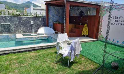 Casa em condomínio fechado com 3 quartos à venda na Rua Ivo José Rebello, 610, Santa Regina, Camboriú por R$ 2.200.000
