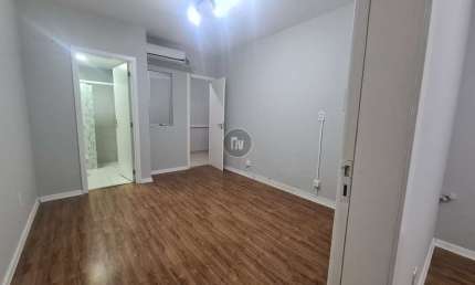Sala comercial para alugar na Rua Bruno Silva, 100, Pioneiros, Balneário Camboriú por R$ 2.800