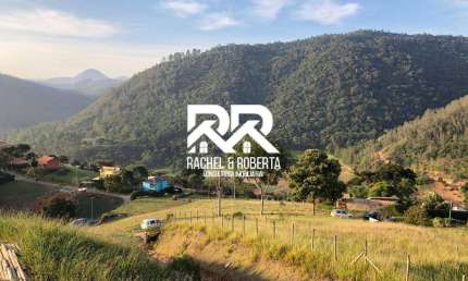 Terreno com Boa Parte Plana em Condomínio na Tere-Fri