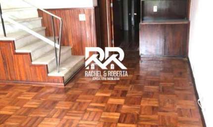 Charmosa Casa em condomínio próximo a Feirinha do Alto