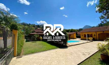 Magnífica casa Linear em condomínio no Parque do Imbuí