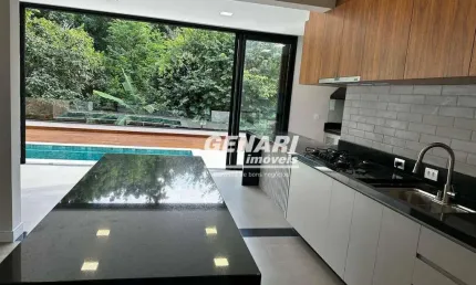 Sobrado à venda, Jardins Di Roma, Indaiatuba/SP - 260 m² com 3 suítes.