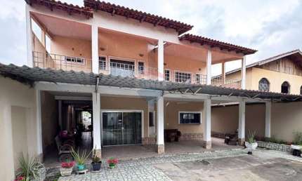 VENDE CASA COM 3 SUÍTES NO PARQUE DEZ - TERRENO 600m² – RUA ALEXANDRE MAGNO