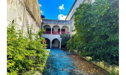 Casa no Centro - A localização central permite fácil acesso a todos os pontos de interesse de Manaus.