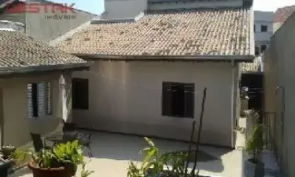 Casa Terrea Com Piscina A Venda Ou Permuta Por Apartamento de Menor Valor.