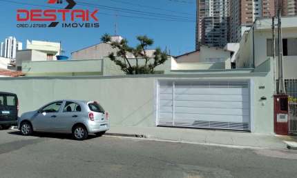 Casa com 3 quartos para alugar na Vila Vianelo, Jundiaí 