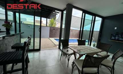 Casa A Venda No Residencial Phytus, 03 Suites e 04 Vagas de Garagem.