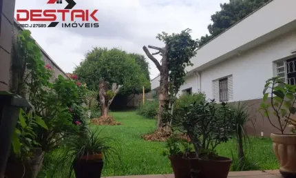 2 casas no mesmo terreno  a venda , possibilidade de permuta.