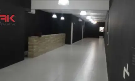 Salao Comercial Para Locacao Em Regiao Central, Rua Com Grande Fluxo de Veiculos e Pedestres.
