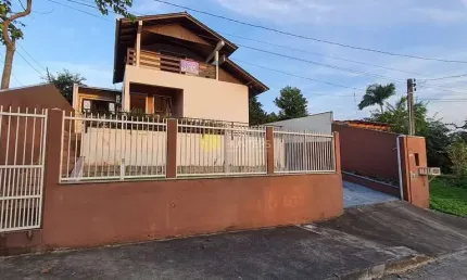 Casa Averbada no bairro Petropolis, estuda permuta por chácara