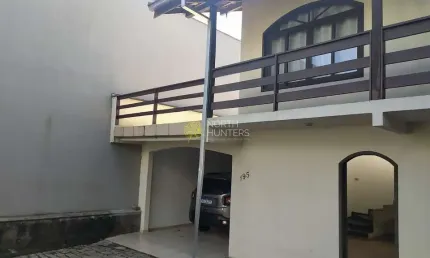 Casa com 4 quartos à venda na Rua Pelotas, Glória, Joinville