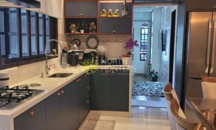 Casa com 5 dormitórios, estuda permuta no Morro do meio.