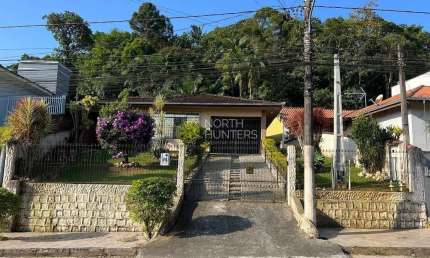 Casa Averbada com terreno de 1013m², com 3 dormitórios