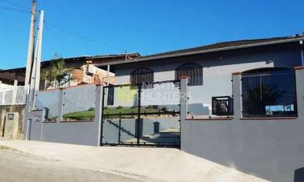 Oportunidade: Casa com 140m² de área construida em alvenaria, estuda  troca por apartamento na regi
