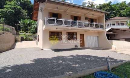 Casa à venda 5 Quartos, 1 Suite, 5 Vagas, 240M², Anita Garibaldi, Joinville - SC