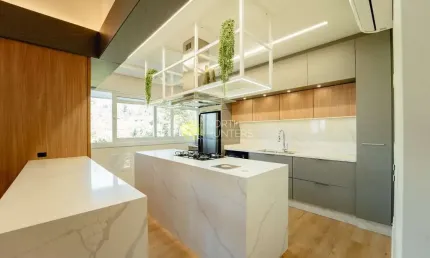 Cobertura Exclusiva em Jurerê: 306m² de Luxo Inigualável