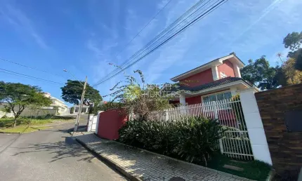 Casa de Alto Padão em condominio no Bairro América com 5 dormitórios, sendo 3 suítes
