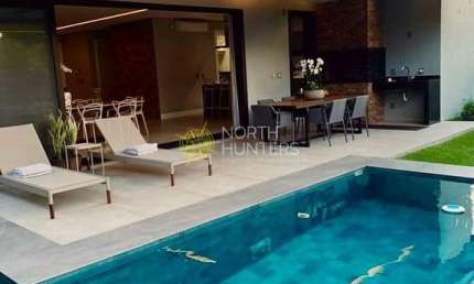 Casa de Luxo em Jurerê Internacional com 5 Dormitórios