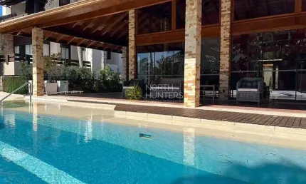 Casa frente mar com 3 suites  à venda  - Jurerê Internacional - Florianópolis/SC