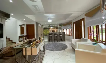 Excelente casa para venda a 200 metros da praia Jurere Internacional