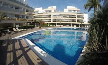 Apartamento com 2 dormitórios para alugar, 77 m² por R$ 1.300,01/dia - Jurerê - Florianópolis/SC