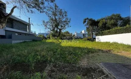 Excelente terreno no Amoraeville, 701,50m² em uma ótima localização, Jurere internacional.