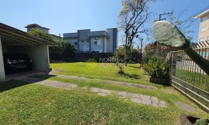 Terreno à venda em Canasvieiras com possibilidade de construção de prédio